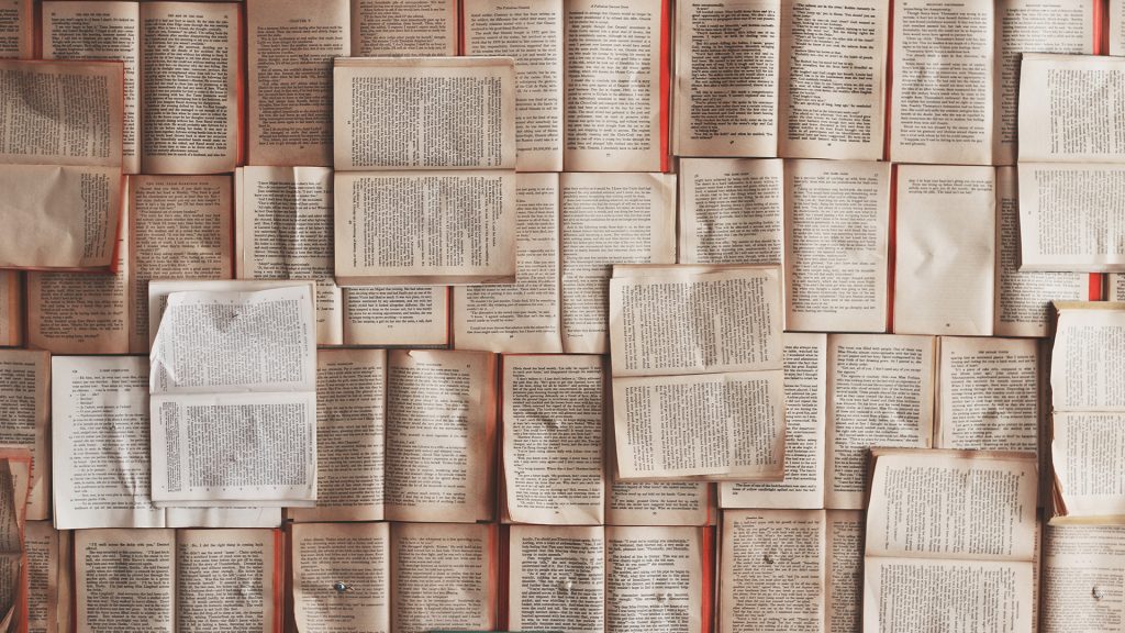 A multitude of open books as a sign of the importance of storytelling