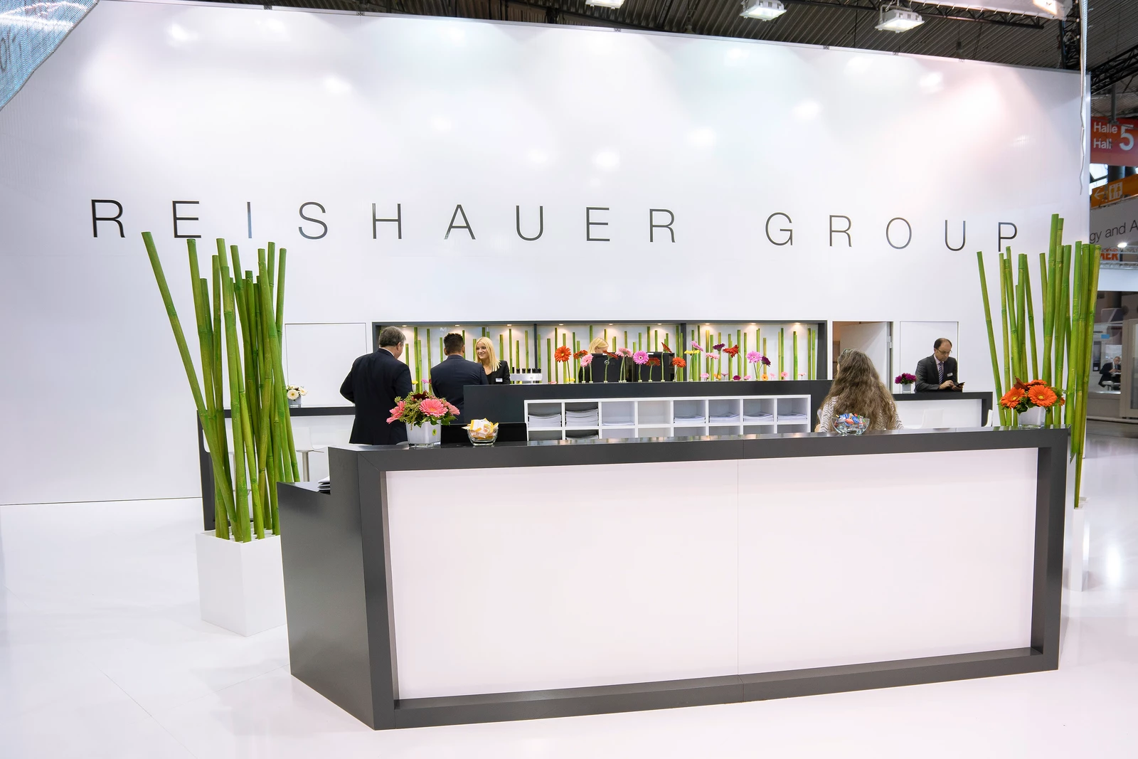 Reishauer Group Messestand by SYMA