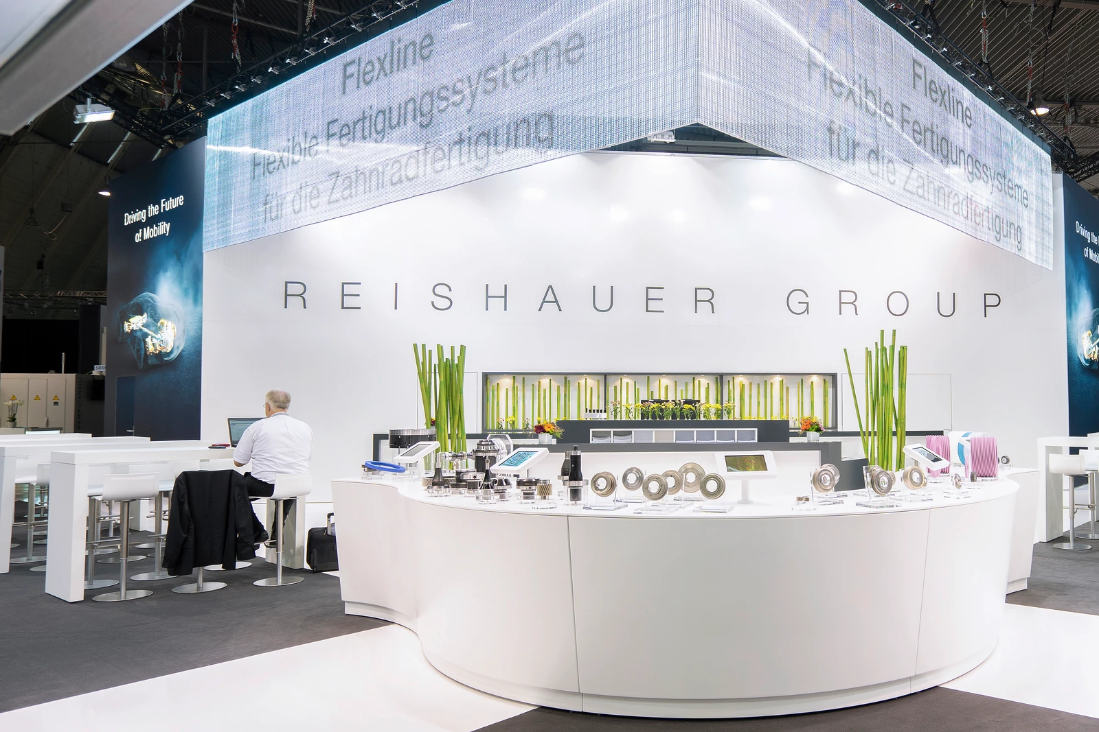 Reishauer Group Messestand by SYMA