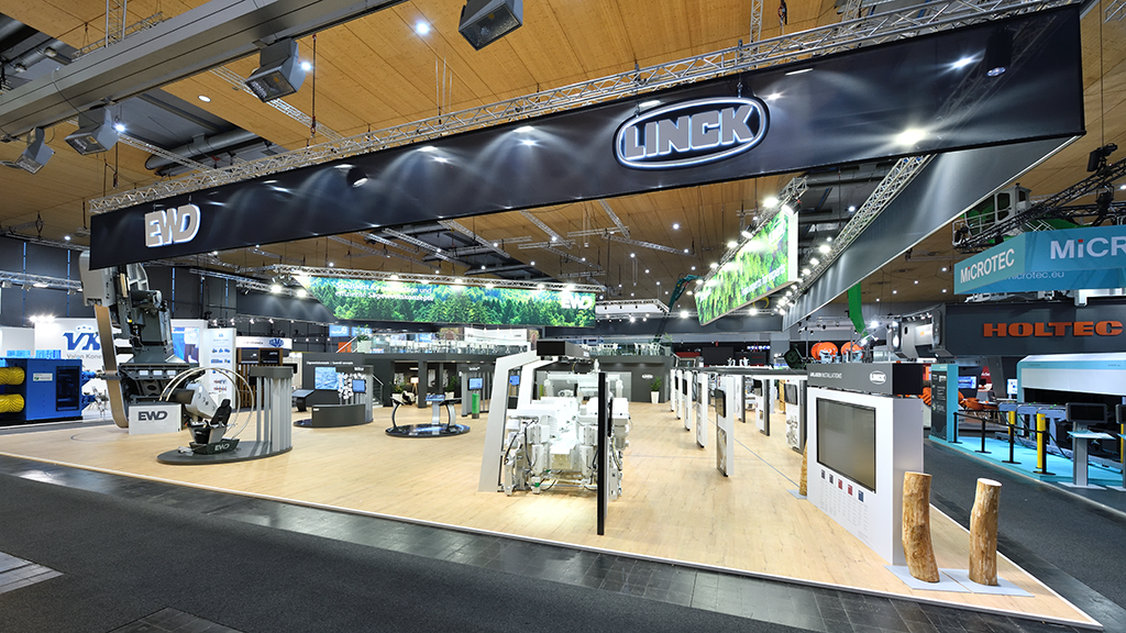 A special individual trade fair stand that cleverly combines 2 customers at the same time. 